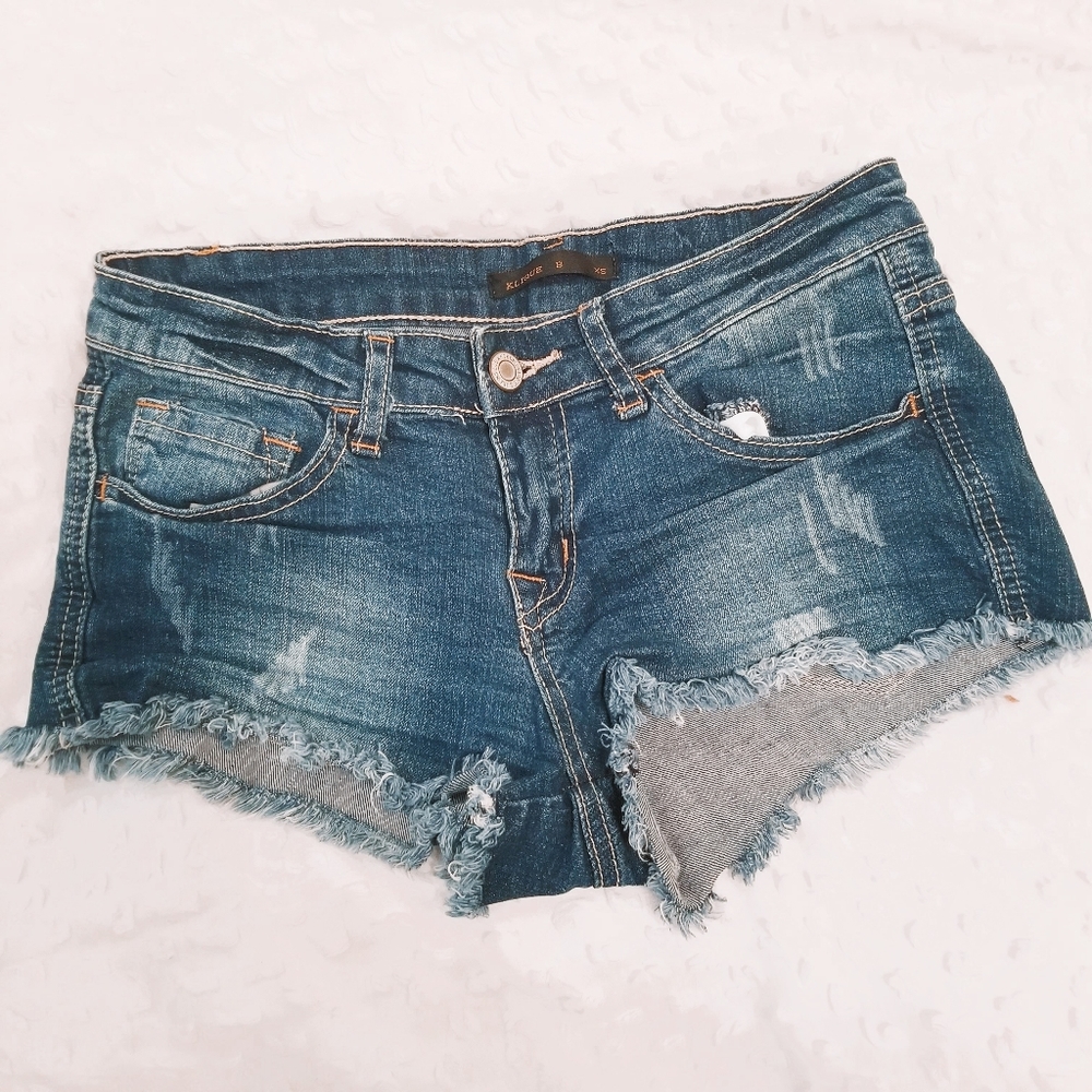 Low rise short shorts